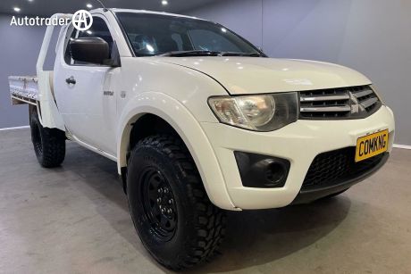 White 2015 Mitsubishi Triton Club Cab Chassis GLX (4X4)